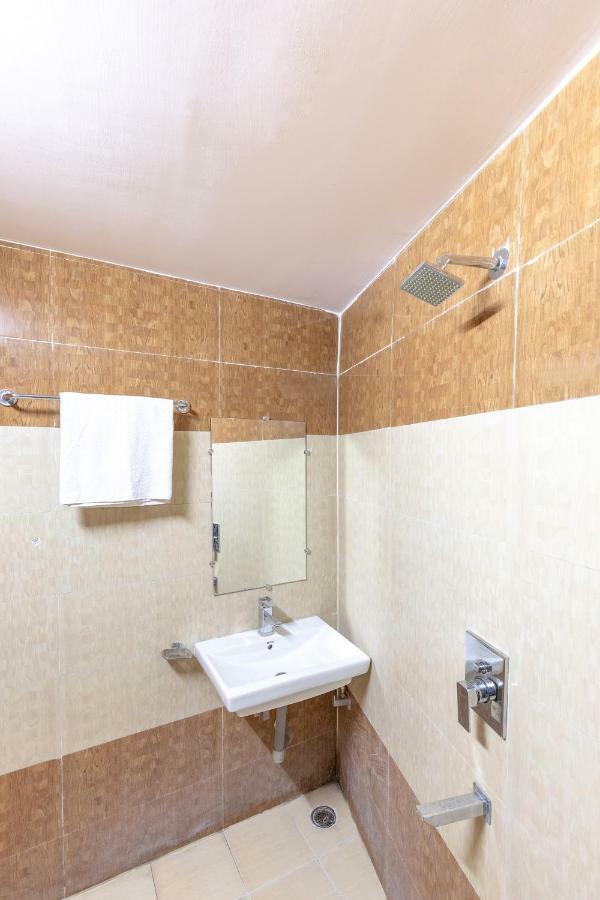 Oyo 45301 Hotel Om Palace Sāgar Zewnętrze zdjęcie