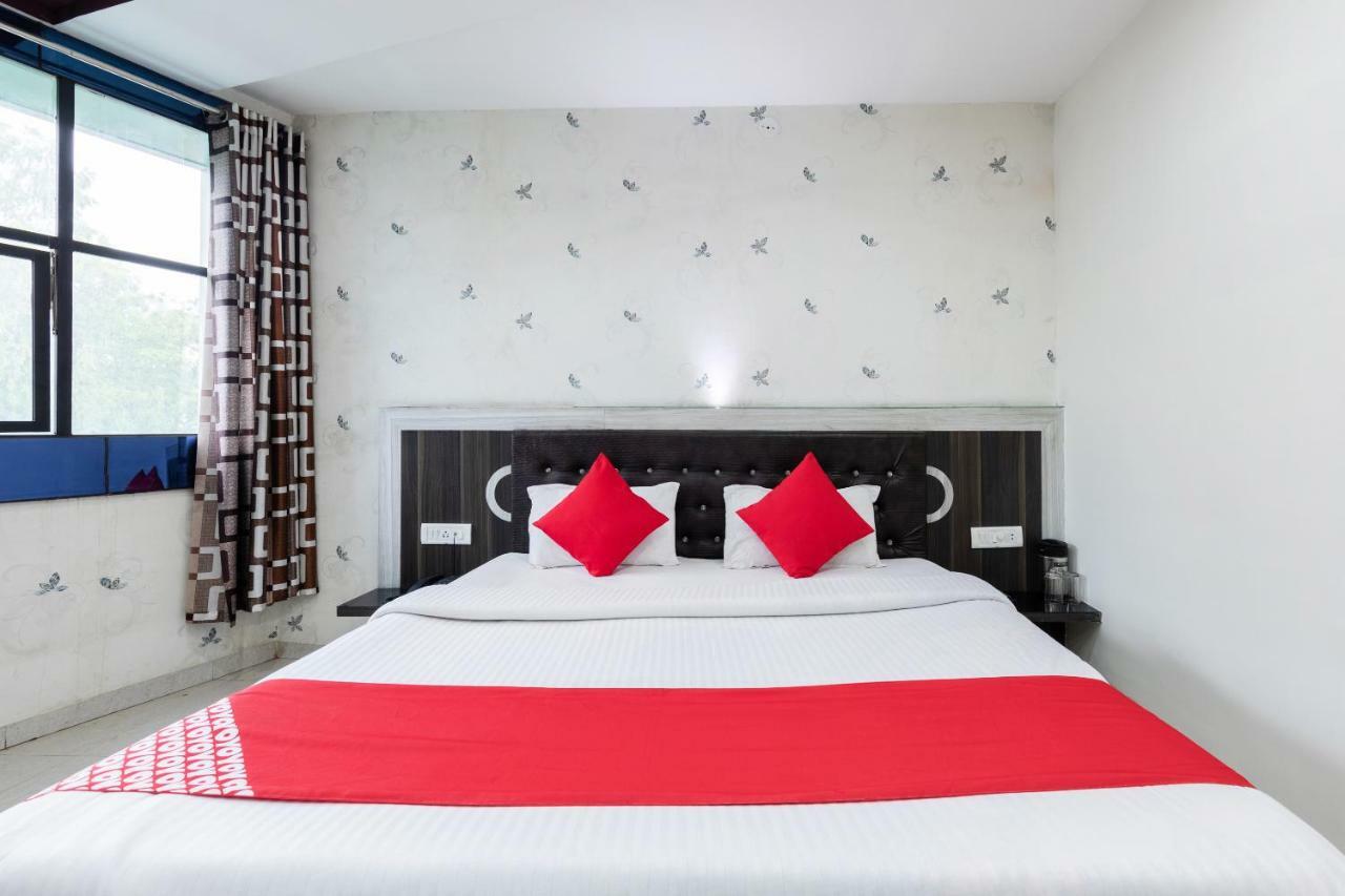Oyo 45301 Hotel Om Palace Sāgar Zewnętrze zdjęcie