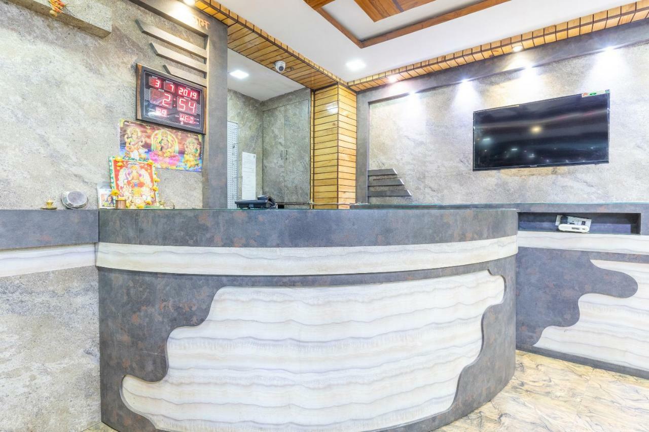 Oyo 45301 Hotel Om Palace Sāgar Zewnętrze zdjęcie