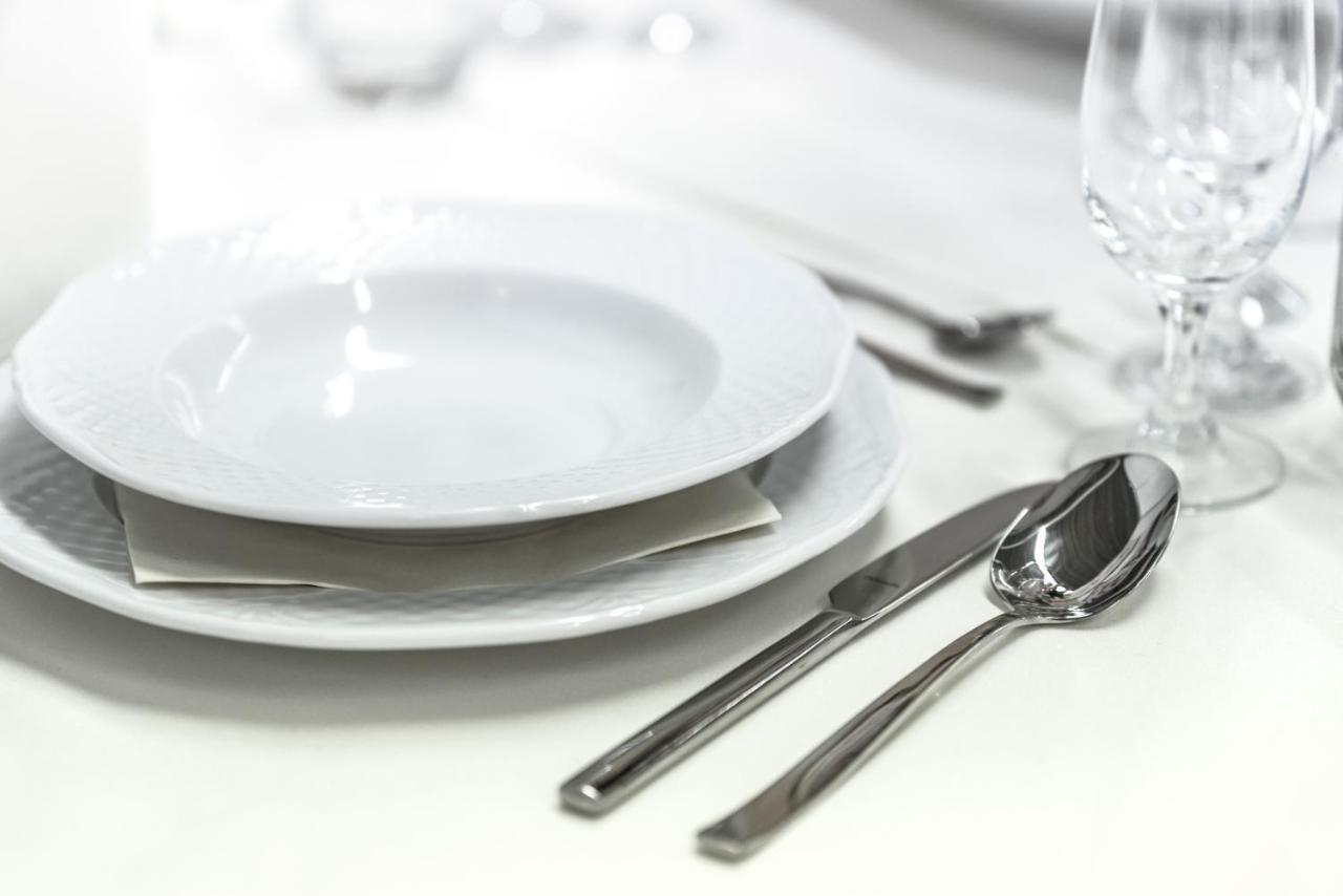 Oyo 45301 Hotel Om Palace Sāgar Zewnętrze zdjęcie